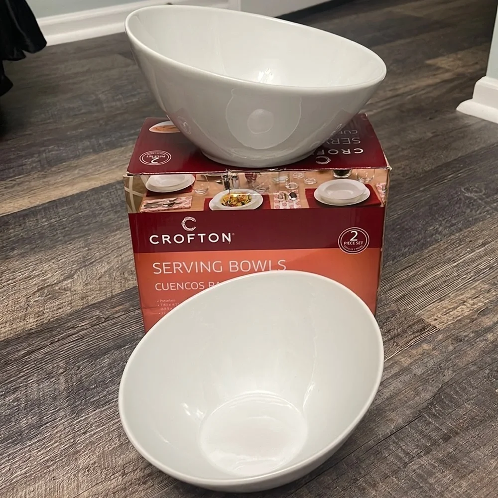 Crofton porcelain 2 piece serving bowls
